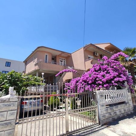 Apartmani Andrijana Улцинь Экстерьер фото