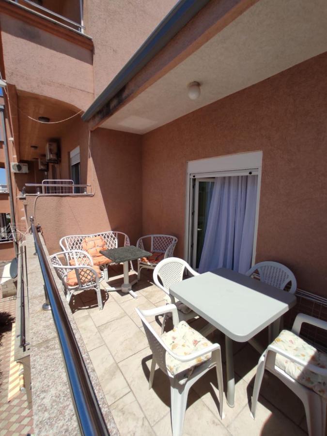 Apartmani Andrijana Улцинь Экстерьер фото