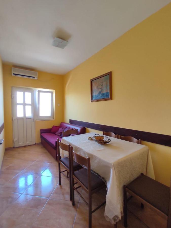 Apartmani Andrijana Улцинь Экстерьер фото
