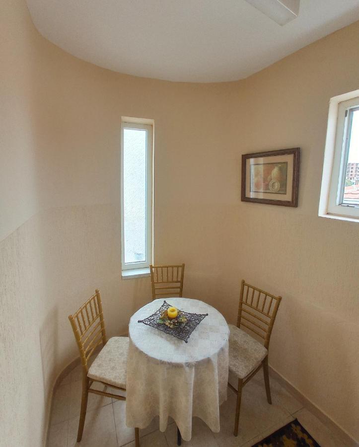 Apartmani Andrijana Улцинь Экстерьер фото